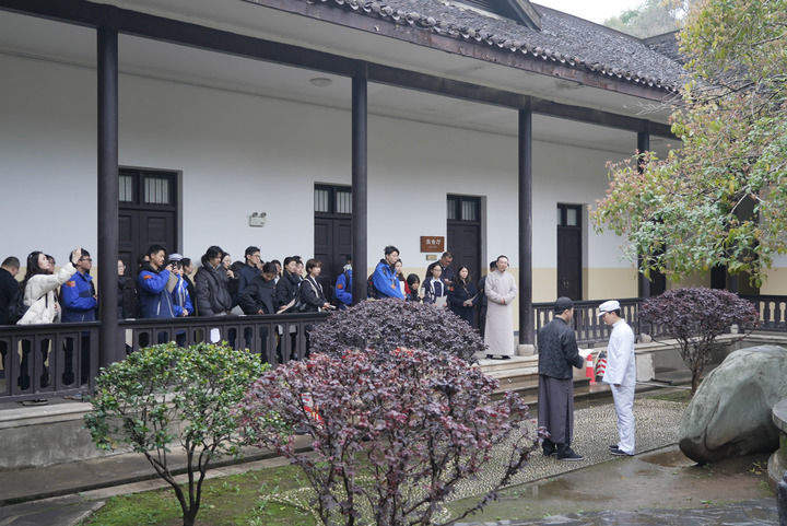 习近平总书记的重要论述指引教师工作开创新局面