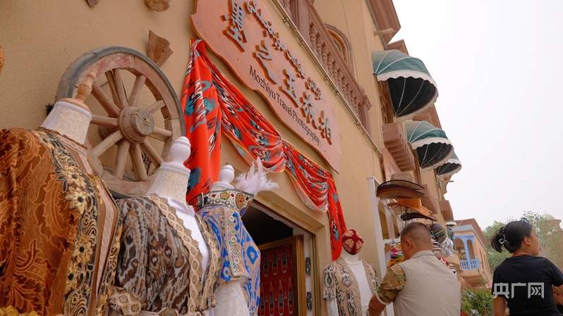 天山脚下“文旅盛宴”多元业态点燃假日经济引擎