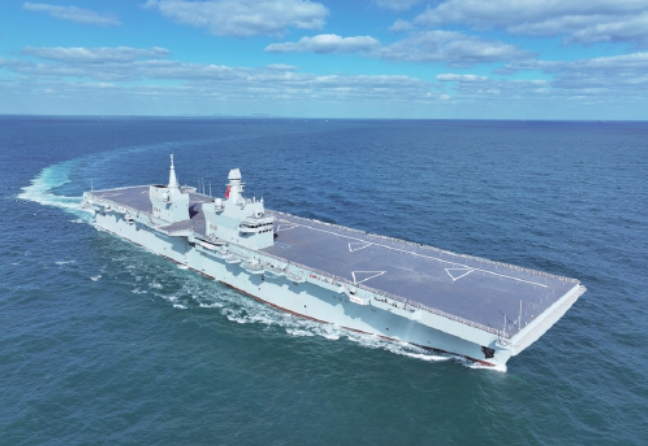 海军四川舰完成首次航行试验