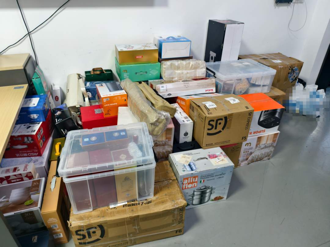 女子两年下单476笔“0元购”：利用平台漏洞退款不退货，“薅羊毛”25万元；警方：涉嫌诈骗罪已立案