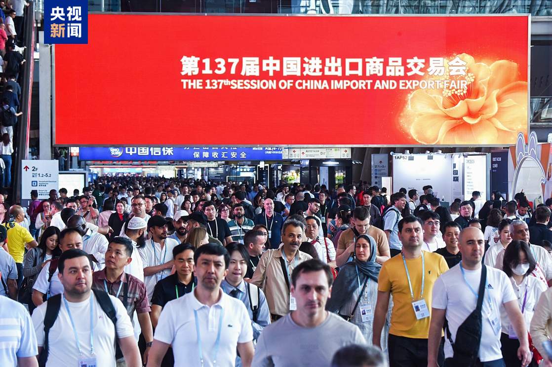 风雨中起跑 68载广交会如何再育新机？