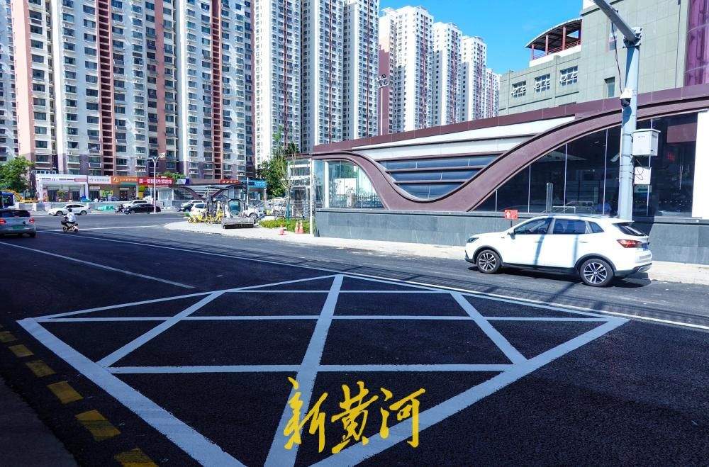 地铁6号线经一纬六站出入口建设初具规模