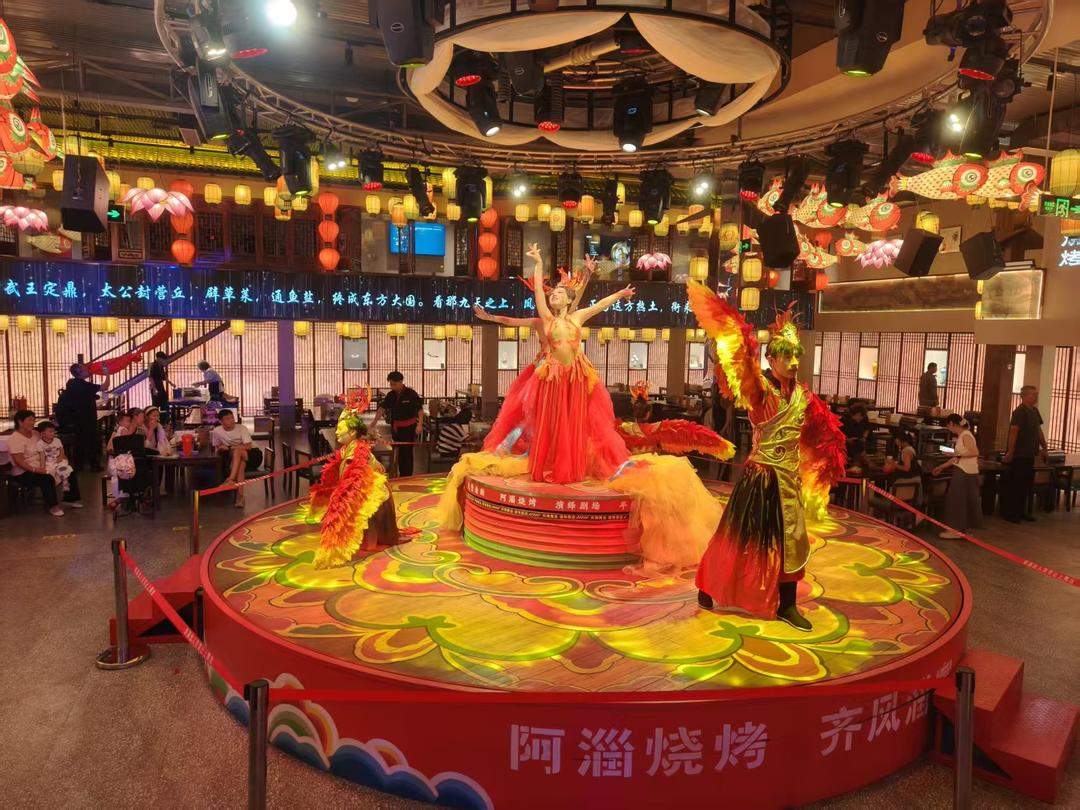 活力中国调研行｜炉火正旺，好戏连台，淄博烧烤进化到4.0形态了
