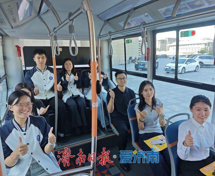 M15路开通 济南公交“小微驳”添新成员