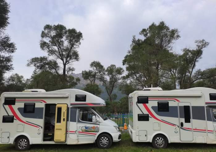 济南五一租车火爆：经济车型价格翻倍，新能源房车受宠