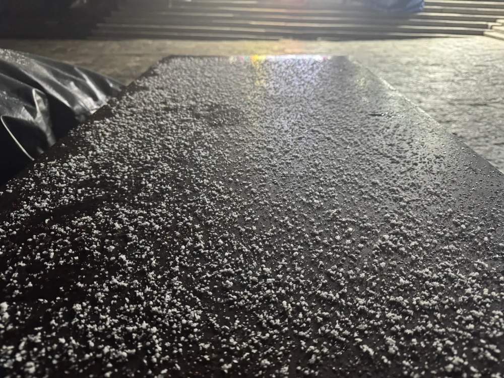 下雪了！下雪了！刚刚，泰山迎来今冬首场降雪！