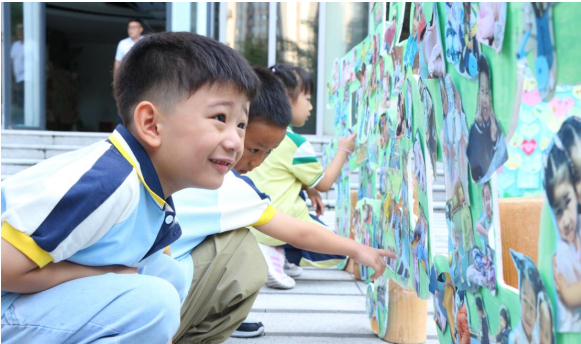 启然幼教集团开学典礼温情启幕，多式创意伴萌娃开启成长新篇