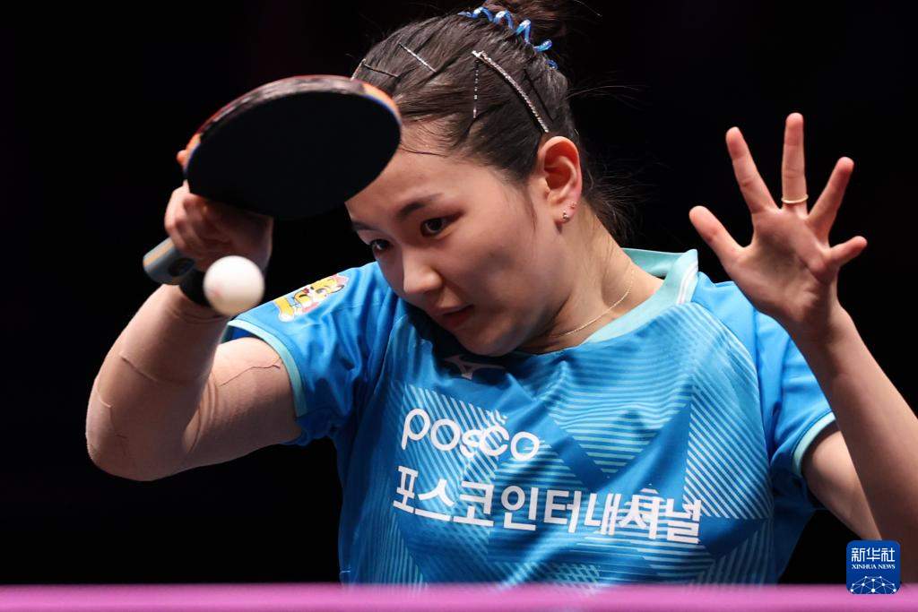 乒乓球——WTT重庆冠军赛：陈熠晋级女单16强