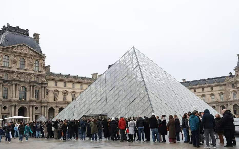 涉卢浮宫和凡尔赛宫门票欺诈 法国一大型诈骗网络被捣毁