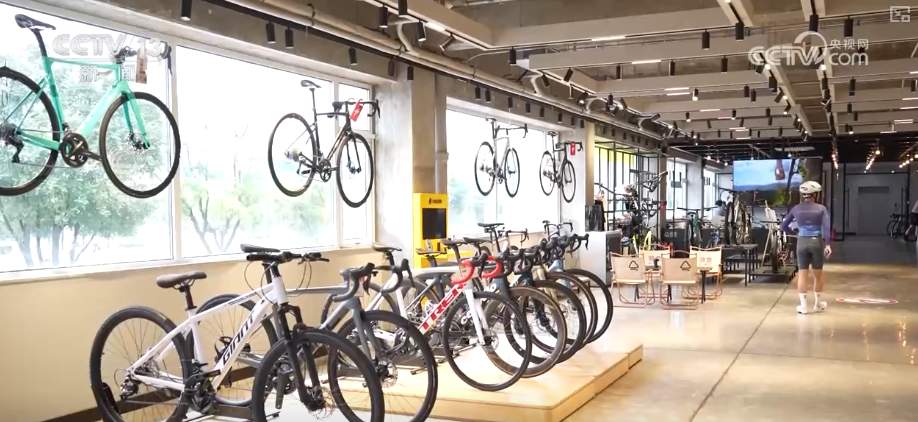 赛事热、消费火，500万人次、3075亿元！全民健身新潮流 “骑”出经济新热力