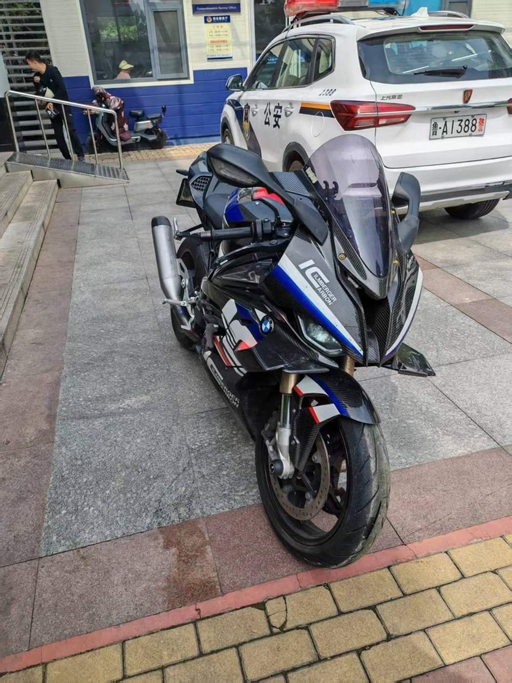 租豪车假骑行，拆GPS抵押套现，三名男子被济南警方抓获