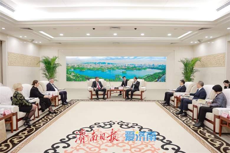 刘强会见塞尔维亚诺维萨德市市长扎尔科·米钦