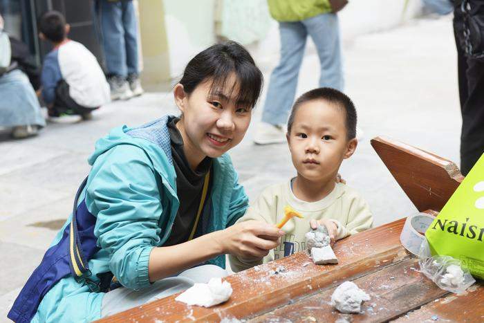 市图成功举办“济南名士”沉浸式实景阅读首秀