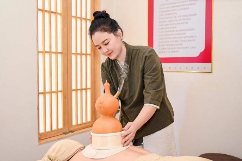 艾红象：深耕蕲艾非遗技艺 让千年艾灸文化惠及现代健康生活