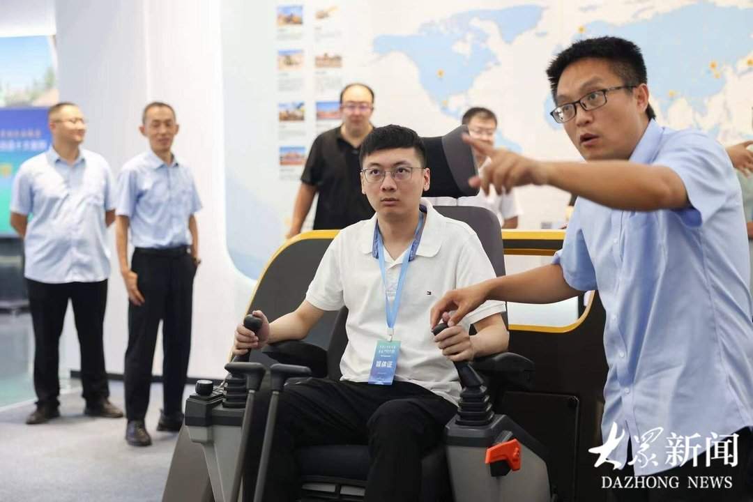 开局之年看中国·解码“产业大脑”丨当一台挖掘机学会“治未病”