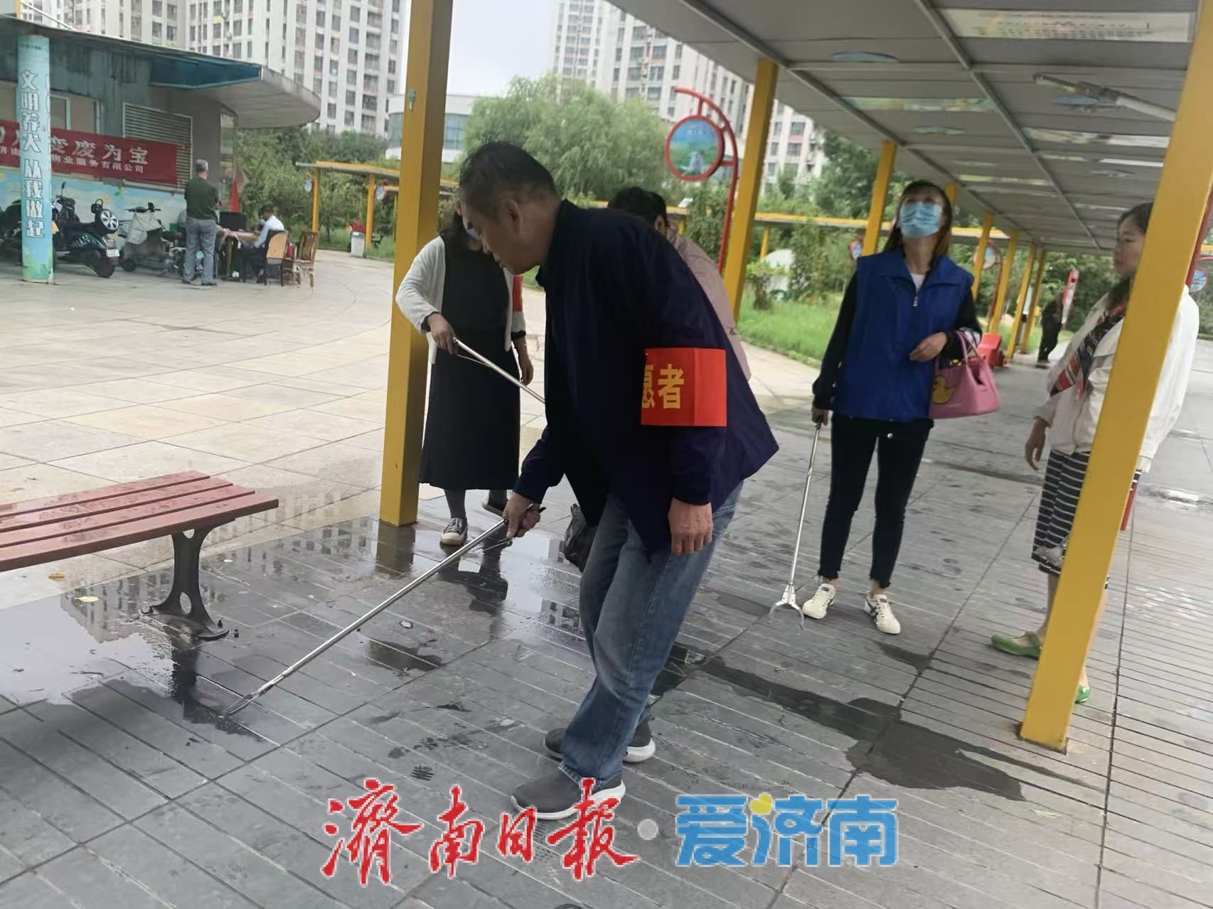 “夕阳红”点亮“社区暖”——记槐荫区振兴街街道机关离退休干部党支部