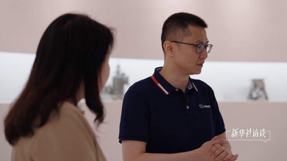 新华社访谈｜追星“铸箭”的人