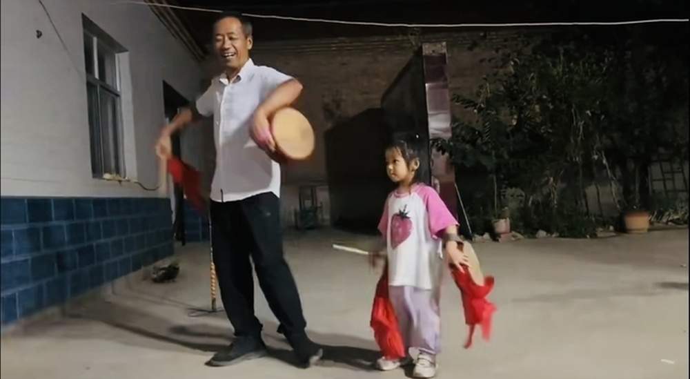 “原味”的“狗熊哆嗦毛”，“解压”的山东鼓子秧歌