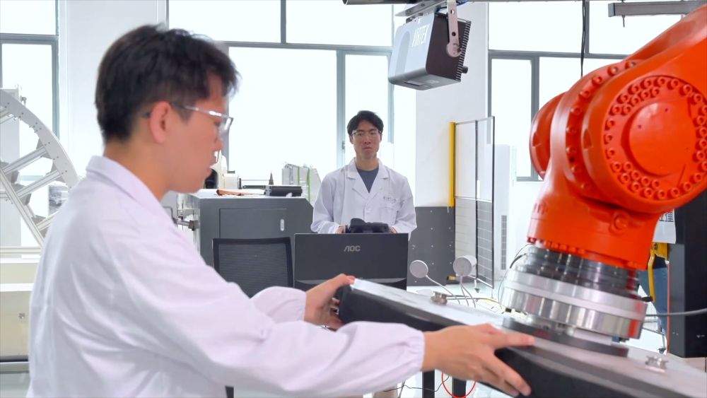 新华视点｜政策精准赋能 护航民企行稳致远