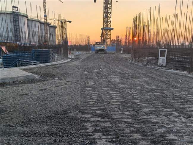 高掺量固废临时道路高强固化剂在仓储项目成功应用