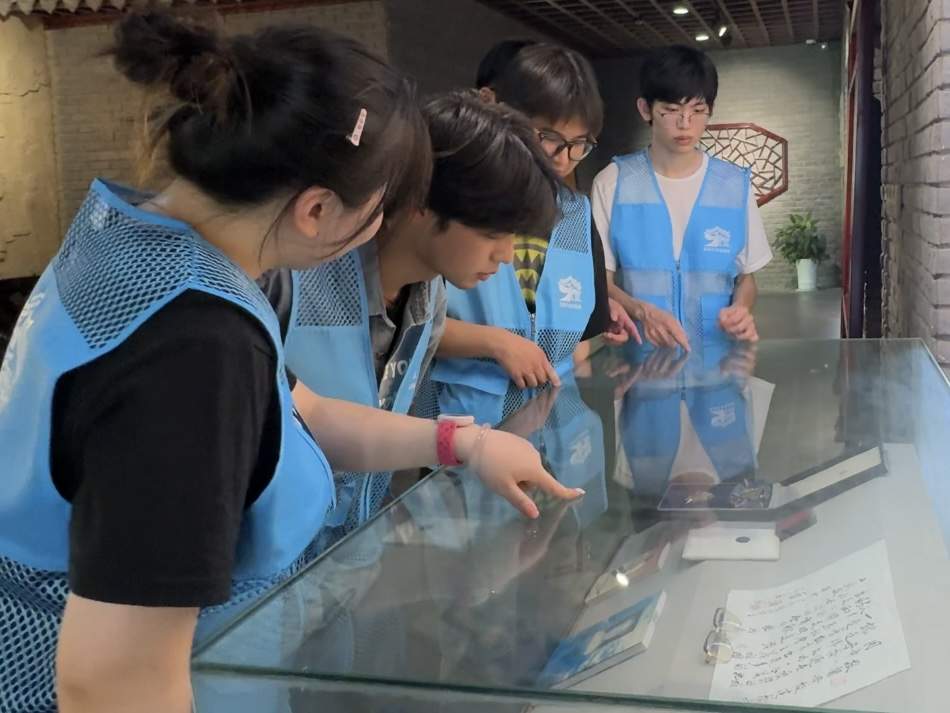 南通大学杏林学院昆韵予安实践团开展“寻迹名贤风骨，赓续泰州文脉”主题实践活动