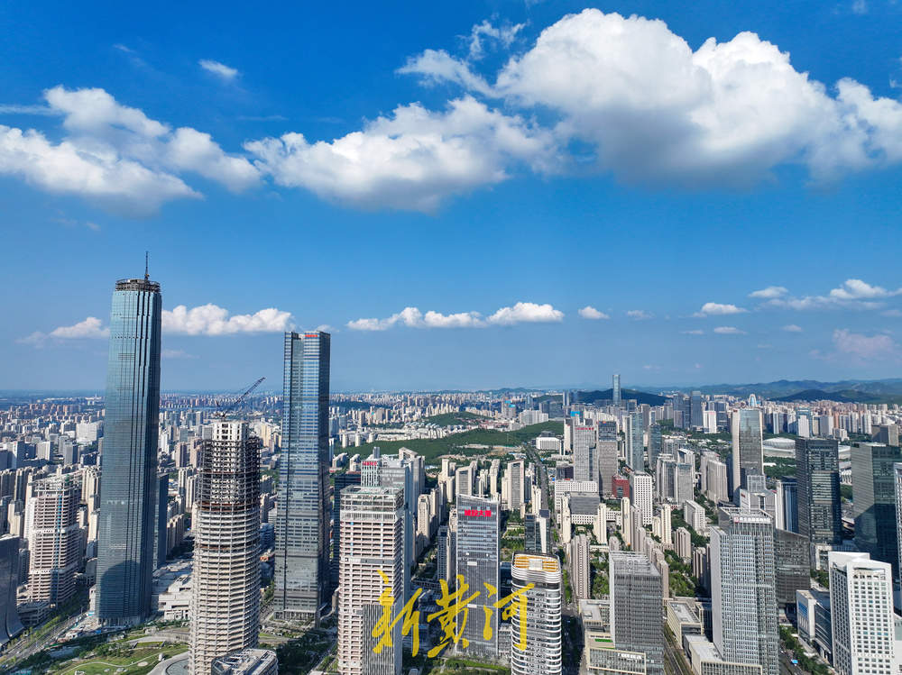 向云端！济南CBD上演自然与城市的“天地对话”