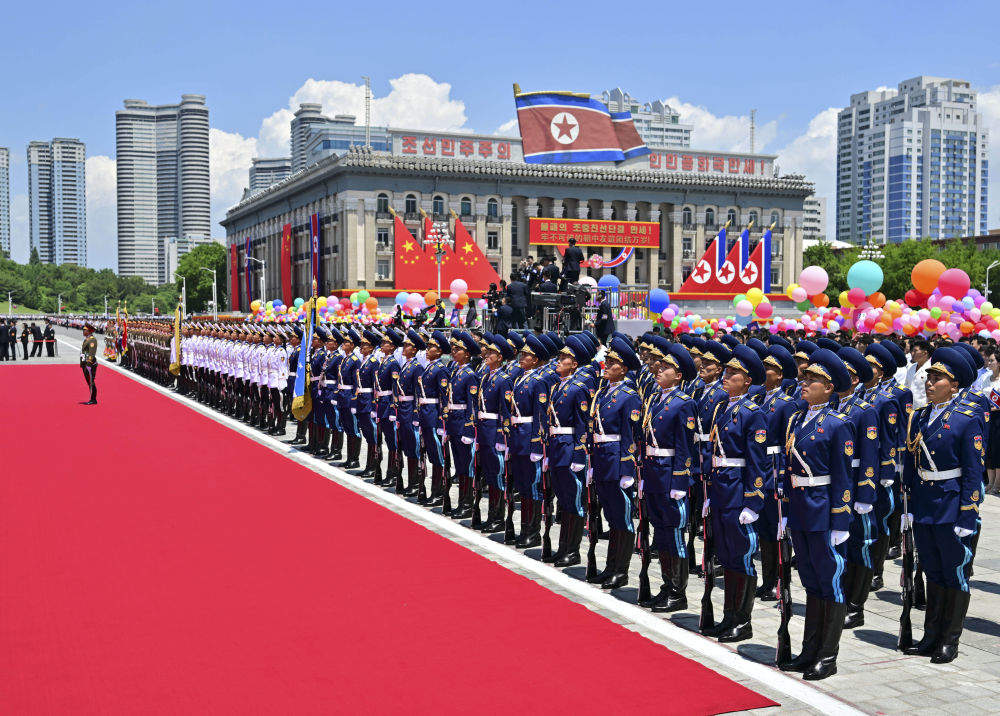 高清大图｜习近平访问朝鲜 朝方举行盛大欢迎仪式
