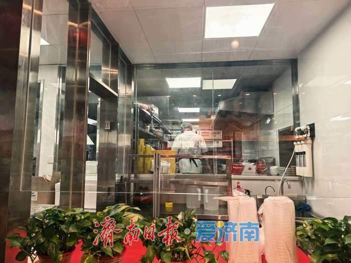 万亿级外卖市场迎新规落地 责任，才是最好的“食安封签”