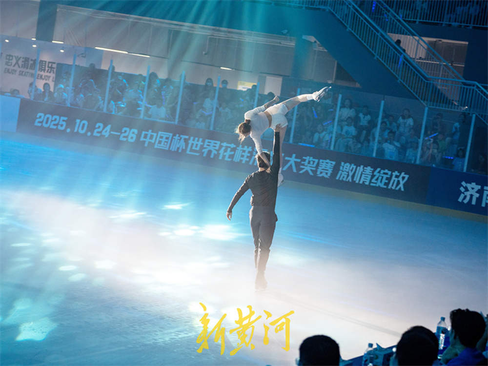 当“茉莉花”遇上冰上芭蕾！冬奥冠军谢尔巴科娃惊艳泉城