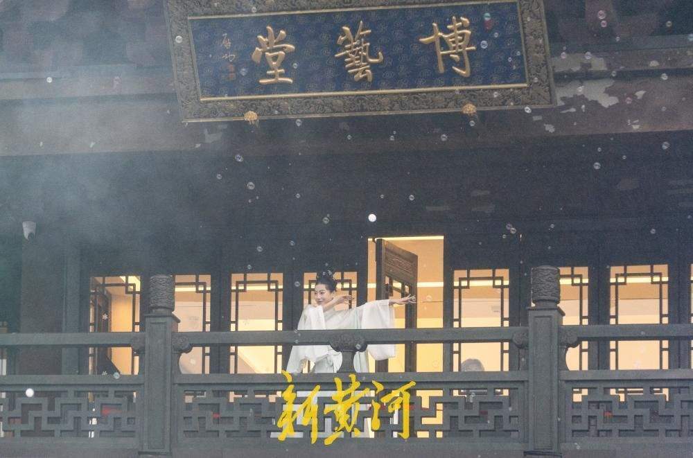 冰泉生烟，雪落成诗！济南大明湖再现“云雾润蒸”奇观