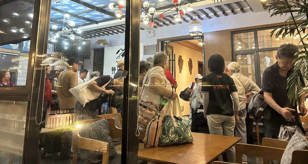 家和万世民宿(苏州店)近期迎客超300人次,多团连住引爆热度,国庆预订迎高峰!