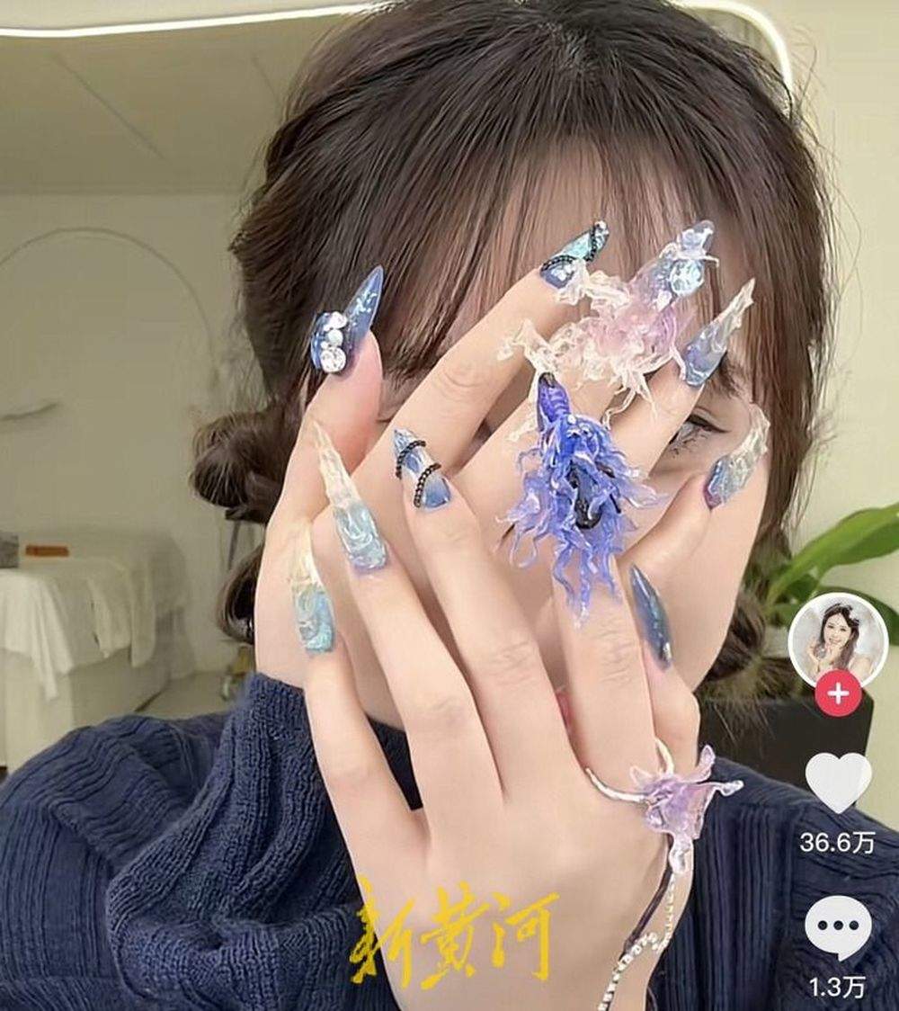 《哪吒2》爆火，敖闰姑姑“裂空爪”美甲线上线下冰火两重天