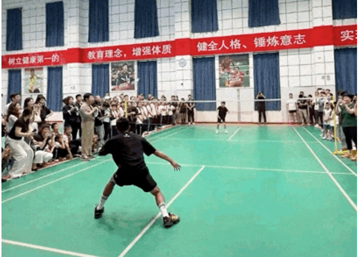 全身烧伤95%的12岁济南男孩，与林丹同场对决