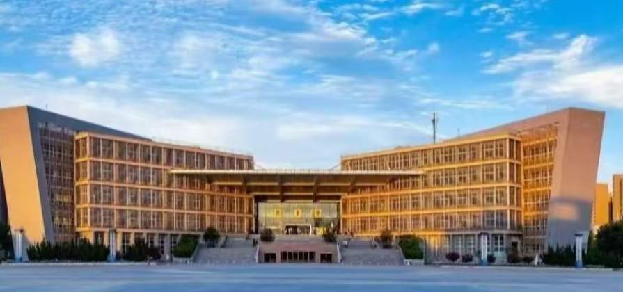 西工大回应“学生证封面印错”：已基本收回，将替换地标建筑重新印发