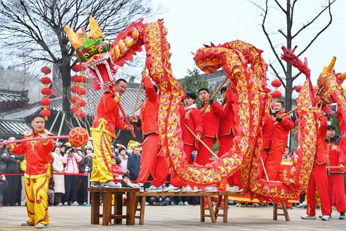 济南有自己的“英歌舞”!十大传统舞蹈决战千佛山,现场夯爆了