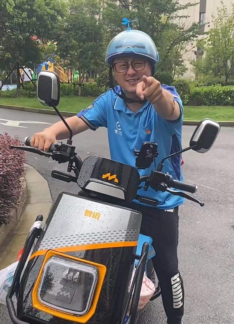 那个爱弹钢琴的外卖小哥 终于还清了200万欠债