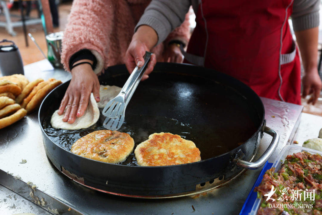 煎包、饺子、糖葫芦……山东“网红”大集到底有多好吃？