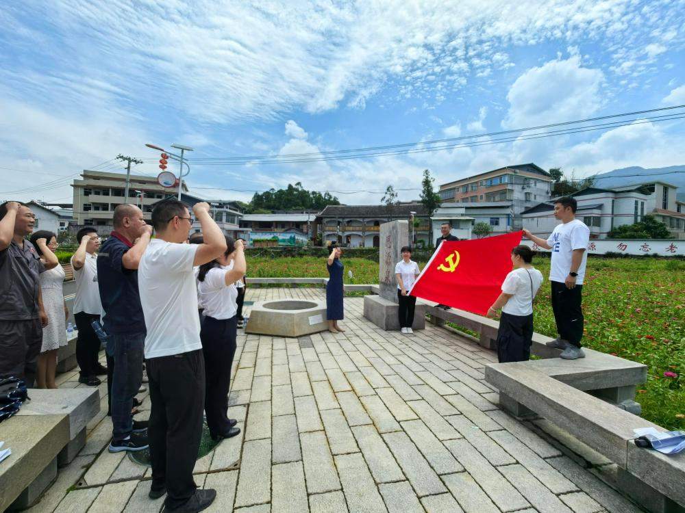 永远不要忘记老区，永远不要忘记老区人民