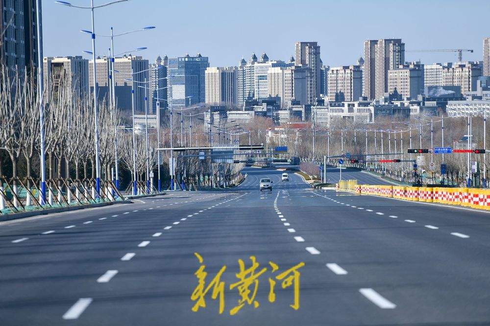 地铁8号线施工路段解除围挡，双向12车道通行重现