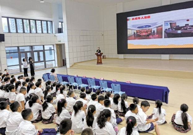 济南两级法院深入开展“开学法治第一课”系列普法活动——将法治的种子播撒在孩子们心田