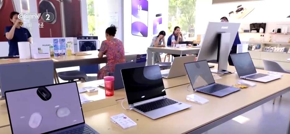 “后高考经济”火热升温 数码产品、毕业旅行、学驾驶成消费热点