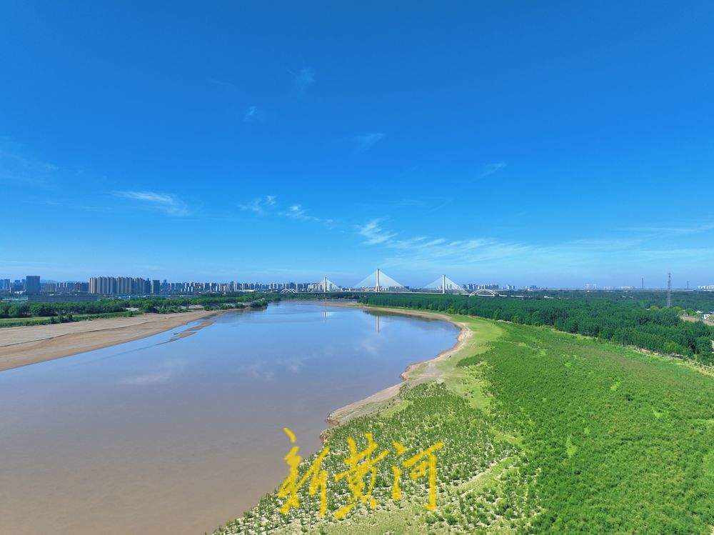 一年四季 泉在济南丨澄澈画布悬天际 黄河奔流入画来