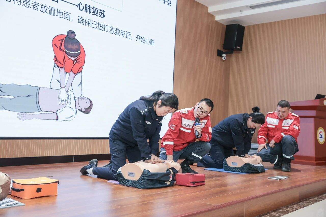 如何让AED好找会用？“要像灭火器一样普及”