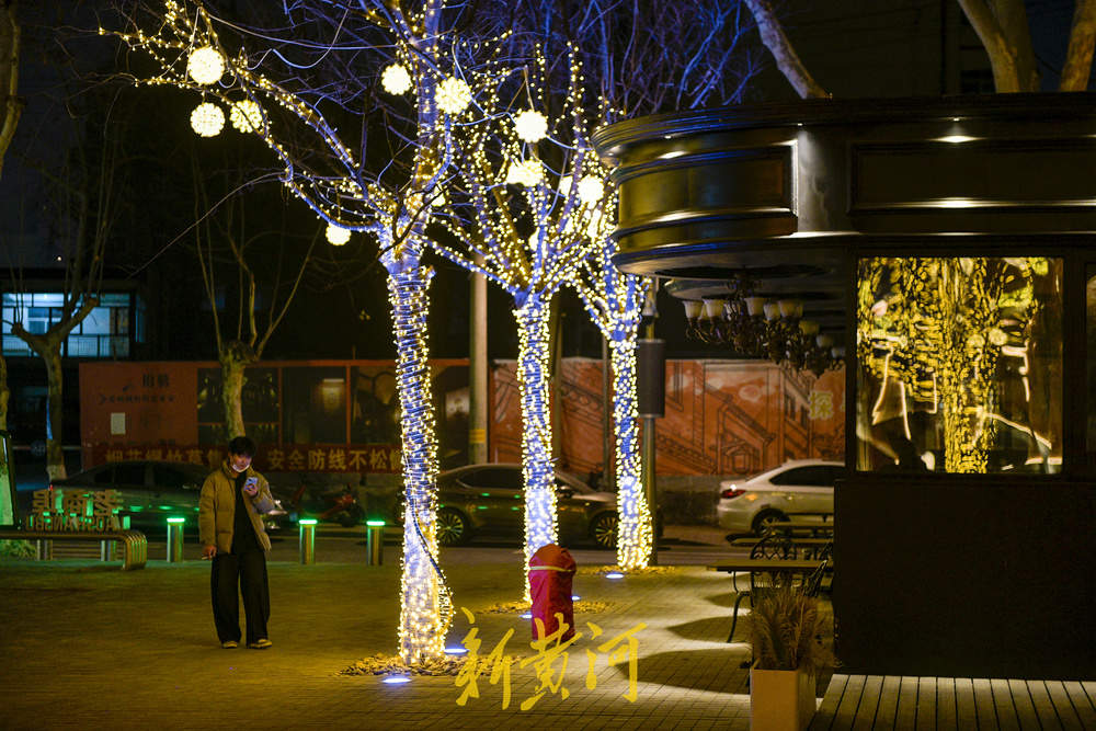 济南老商埠广智里点亮“夜经济” 火树银花成泉城新晋打卡地