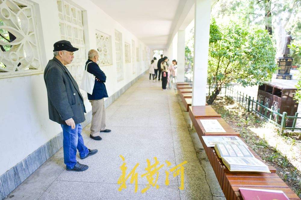 @爱好集邮的老师儿，来中山公园淘宝吧