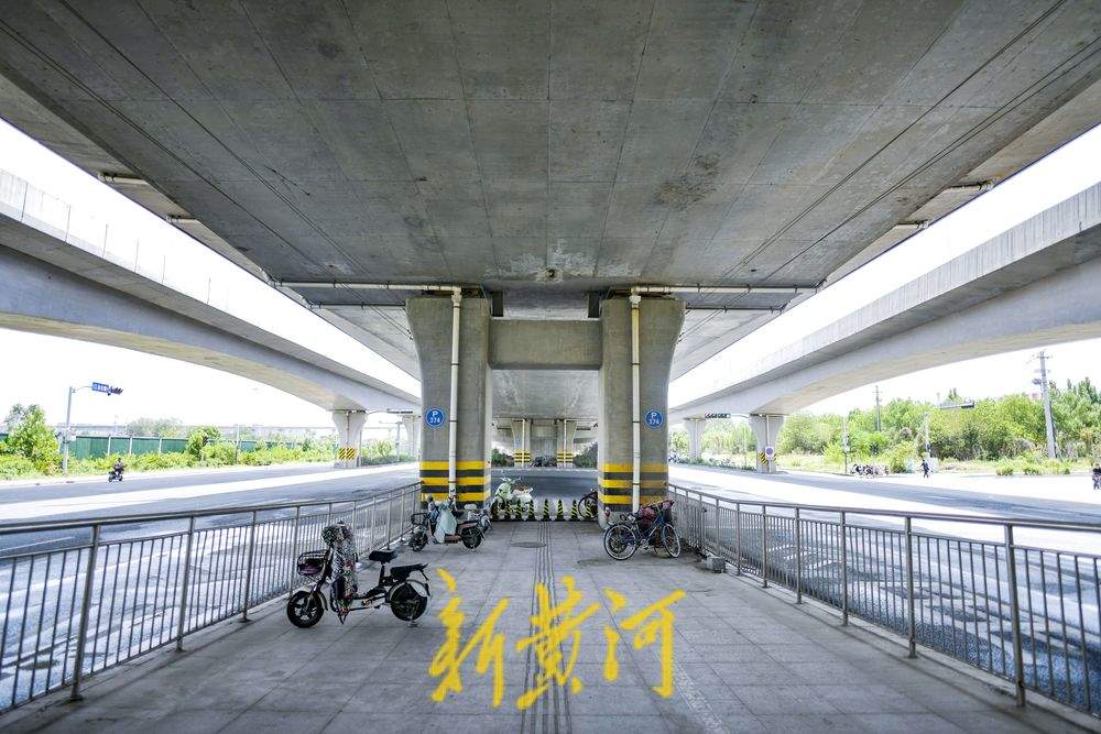 郭店立交桥西BRT站台临时停用 顶部老桥将实施顶升