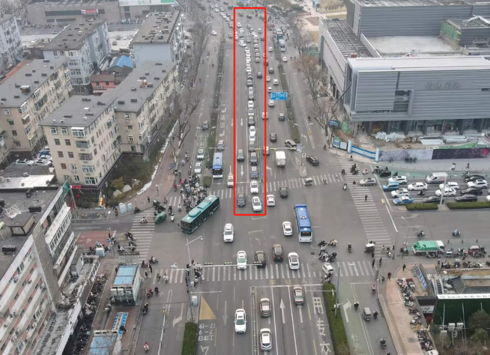 泺源大街与南门大街路口设置可变车道 通行效率提高14.3%