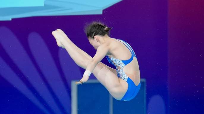 陈芋汐首夺十五运会跳水女子10米台金牌