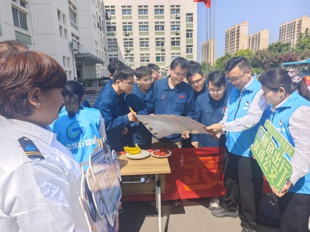 实探济南公交270路开通试运行首日：接驳地铁站，出行更方便