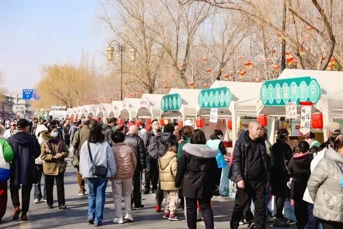 趵突泉灯会持续至正月二十，大明湖、五龙潭公园再延两周